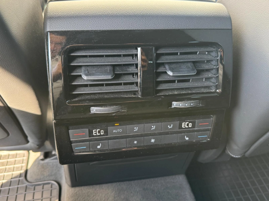 Volkswagen TOUAREG SUV 2020