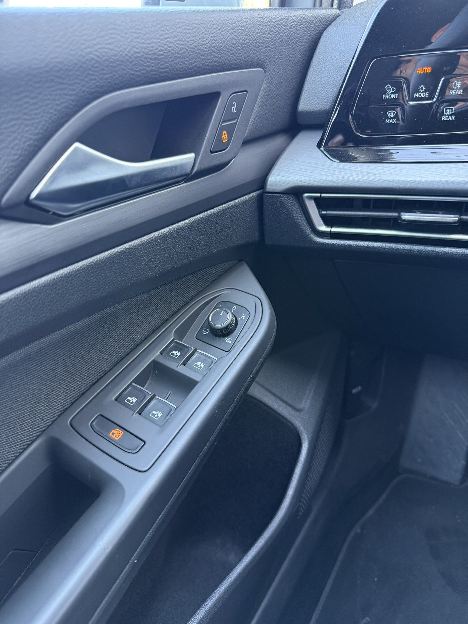 VOLKSWAGEN Golf 2021 — imagine 12