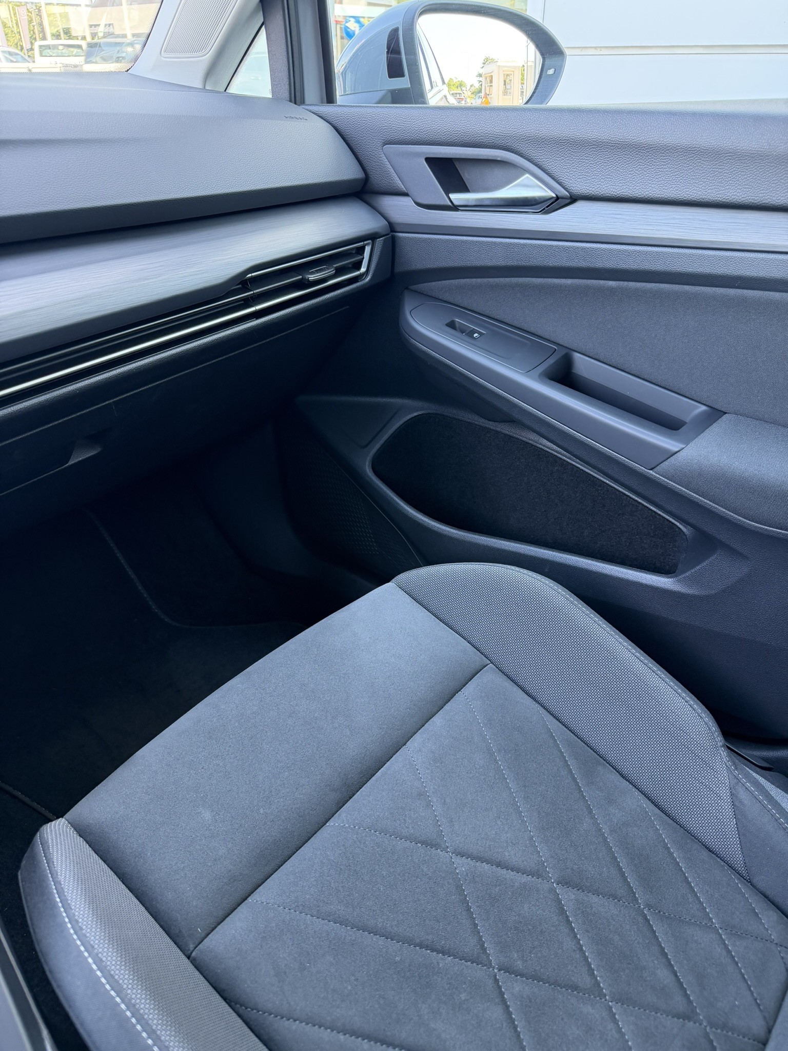 VOLKSWAGEN Golf 2021 — imagine 15