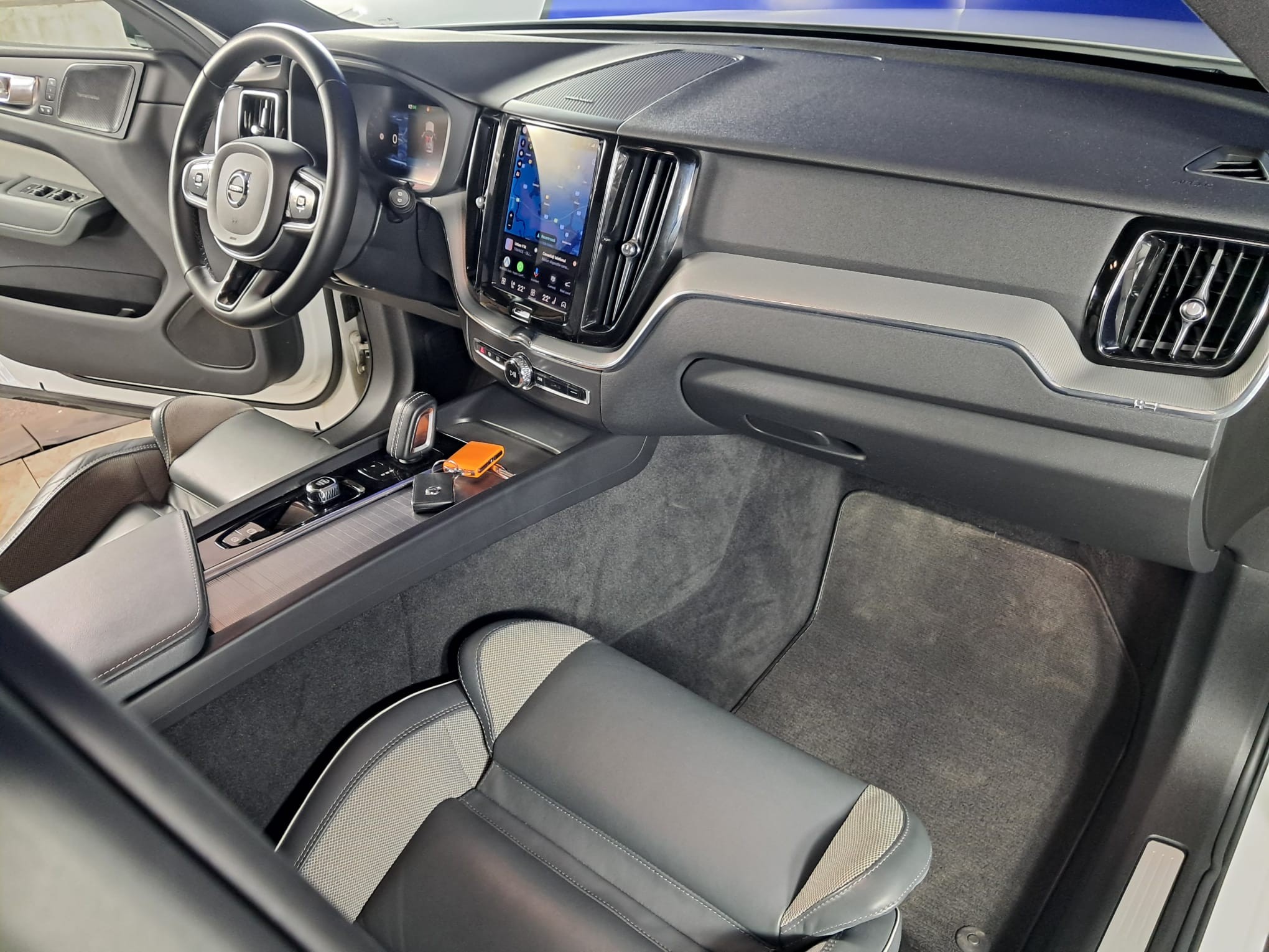 VOLVO XC60 2022 — imagine 17