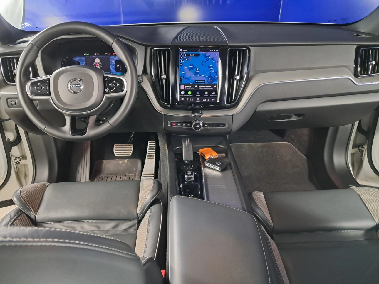 VOLVO XC60 R-DESIGN 2.0TD HYBRID AWD AT8 197CP 2022