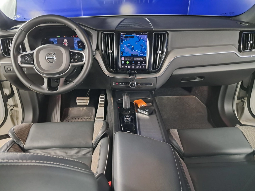 VOLVO XC60 R-DESIGN 2.0TD HYBRID AWD AT8 197CP 2022