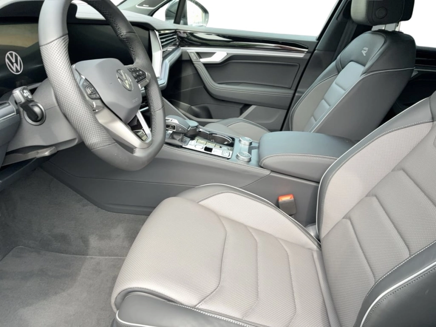 Volkswagen Touareg SUV 2025