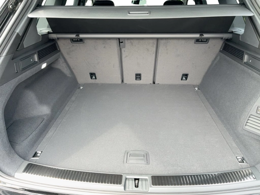 Volkswagen Touareg SUV 2025