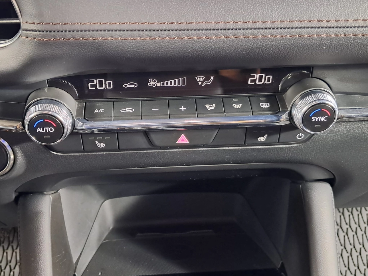 MAZDA 3 EXLUSIV-LINE E-SKYACTIV X 6AT 186CP 2023