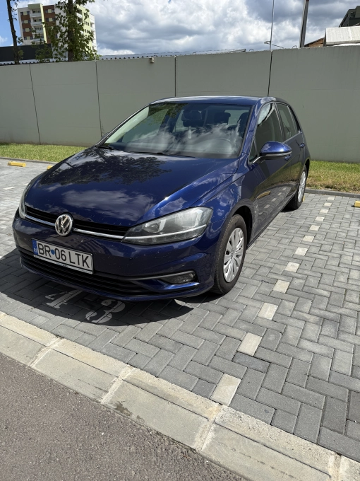 Volkswagen-Golf 7-Hatchback-2017--Manuala