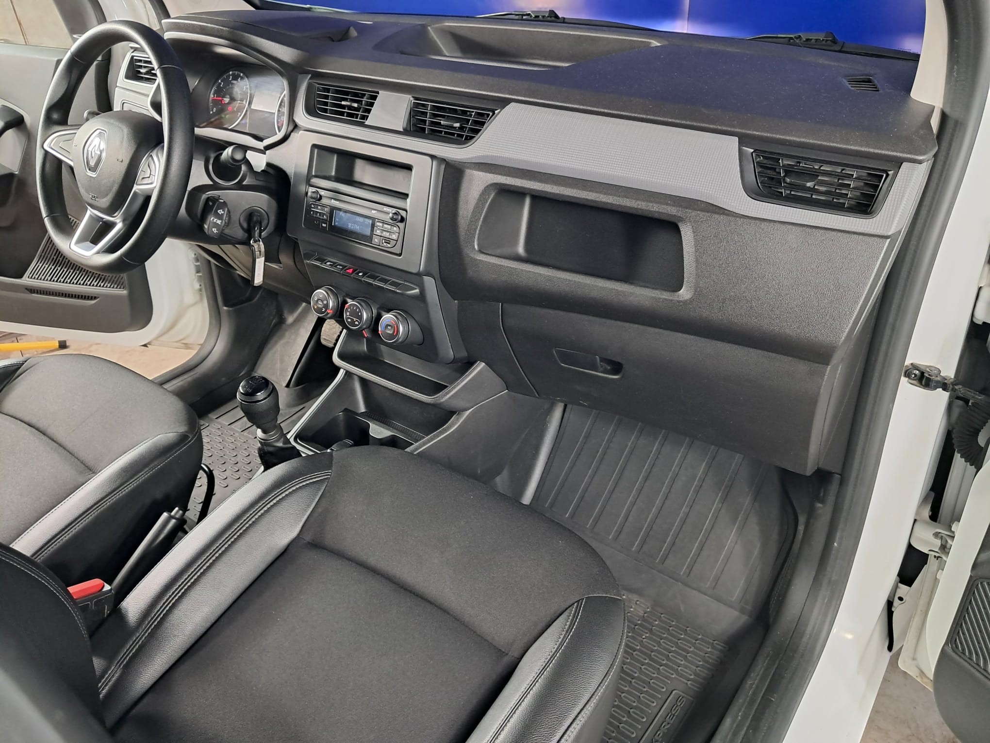RENAULT Express 2022 — imagine 11