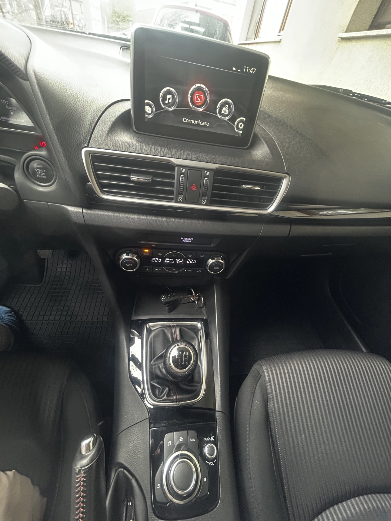 Mazda Sport 3-G100 Hatchback 2014