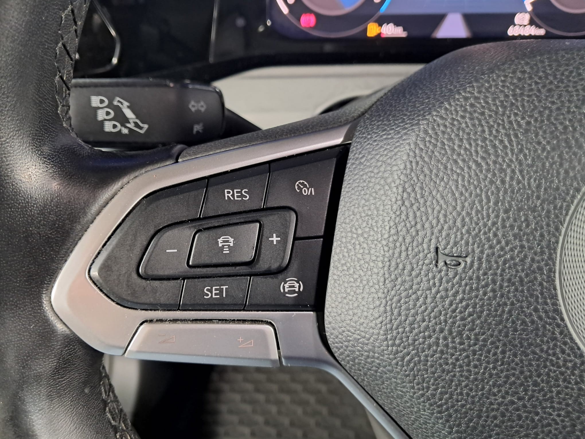 VOLKSWAGEN Golf 2022 — imagine 10