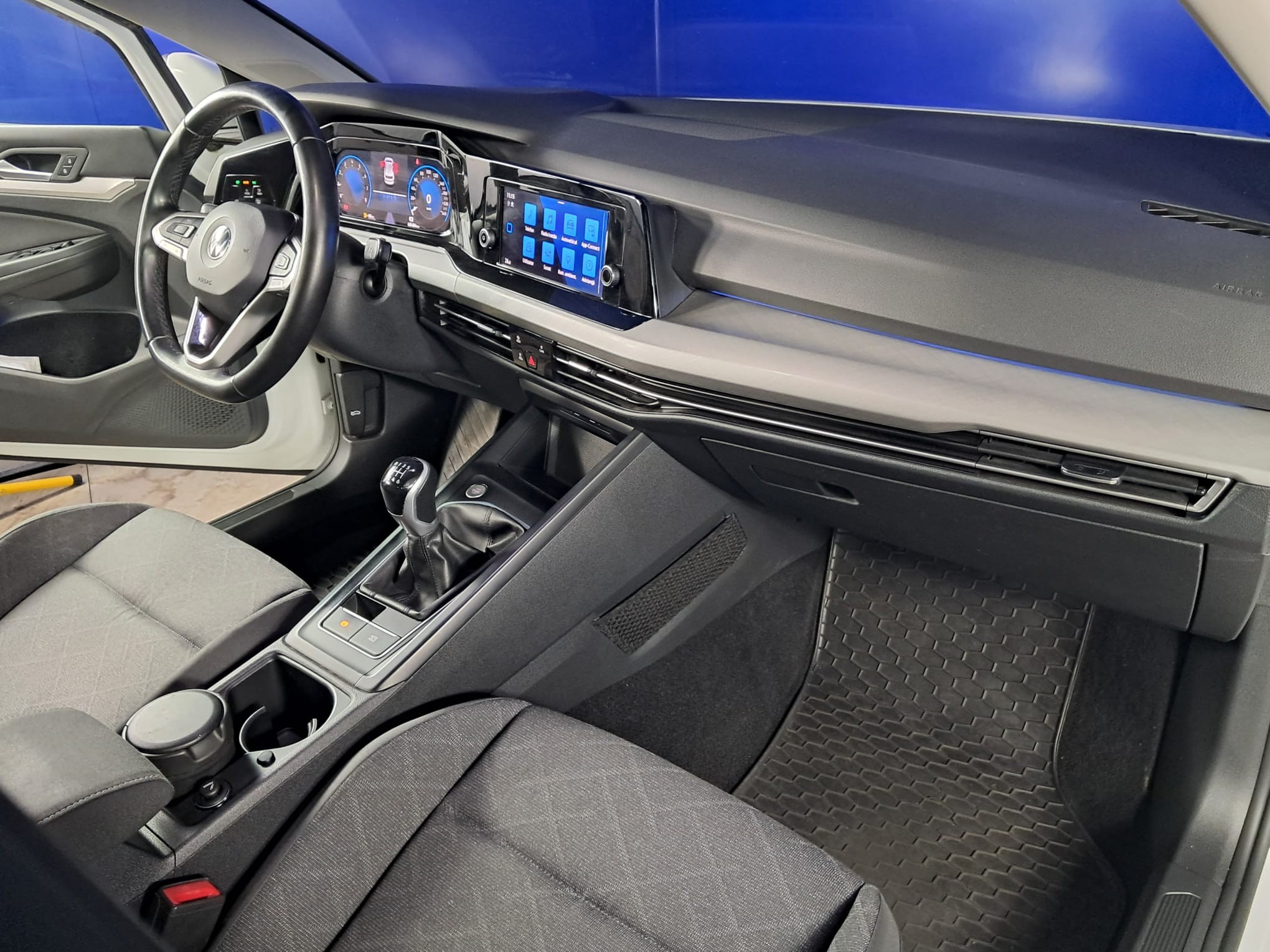 VOLKSWAGEN Golf 2022 — imagine 14