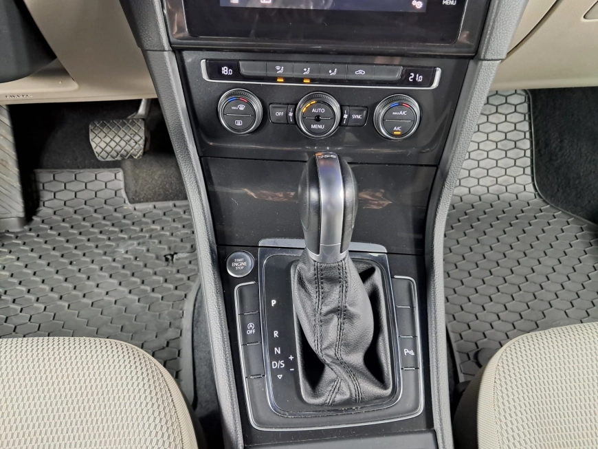 VOLKSWAGEN GOLF VII 1.0TSI 110 CP 2017