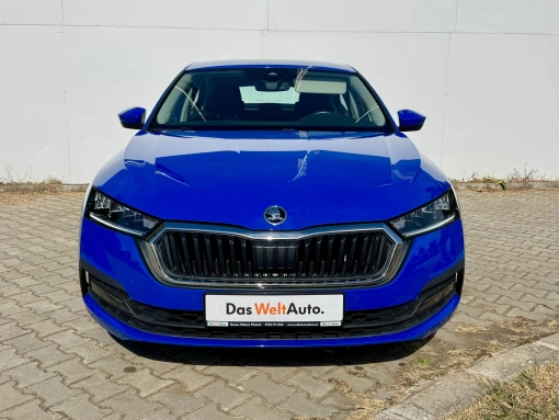 Skoda-Octavia-Sedan-2022--Manuala