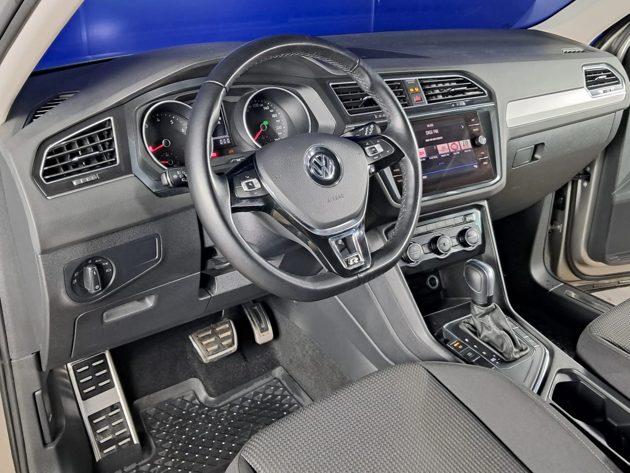 VOLKSWAGEN TIGUAN TRENDLINE 1.5TSI ACT DSG 150CP 2020