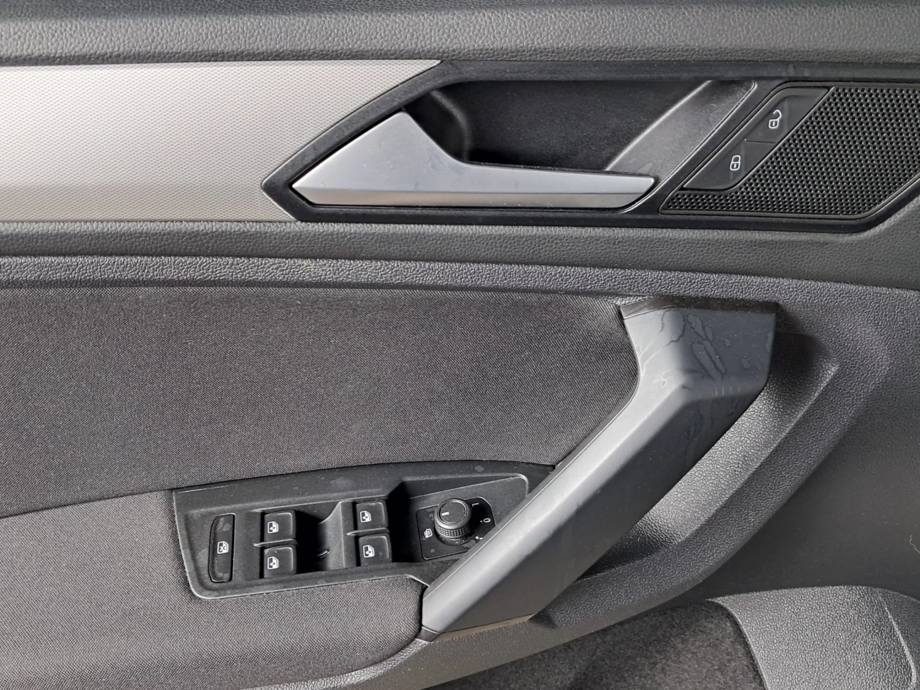 VOLKSWAGEN TIGUAN TRENDLINE 1.5TSI ACT DSG 150CP 2020